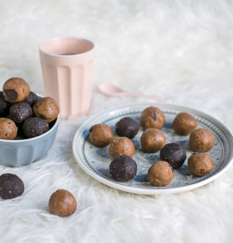 Chocolate Brownie & Peanutbutter Energyballs